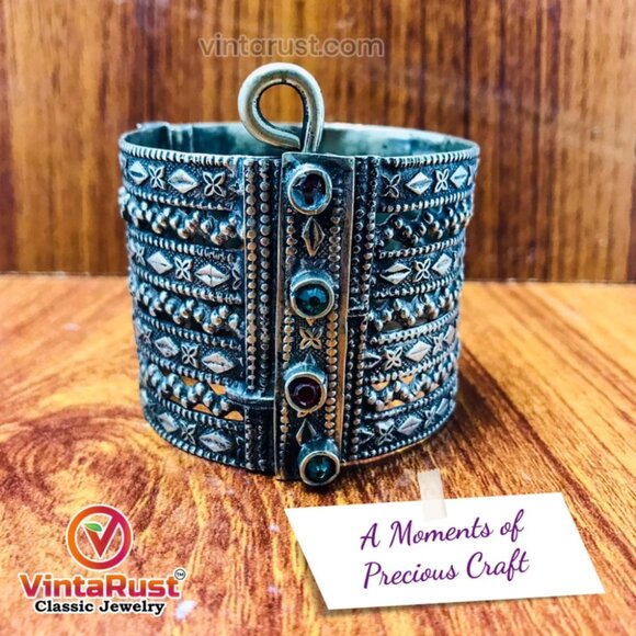 Single Vintage Kuchi Cuff: Handmade Afghan Tribal Bracelet with Glass Stones - Picture 8 of 13